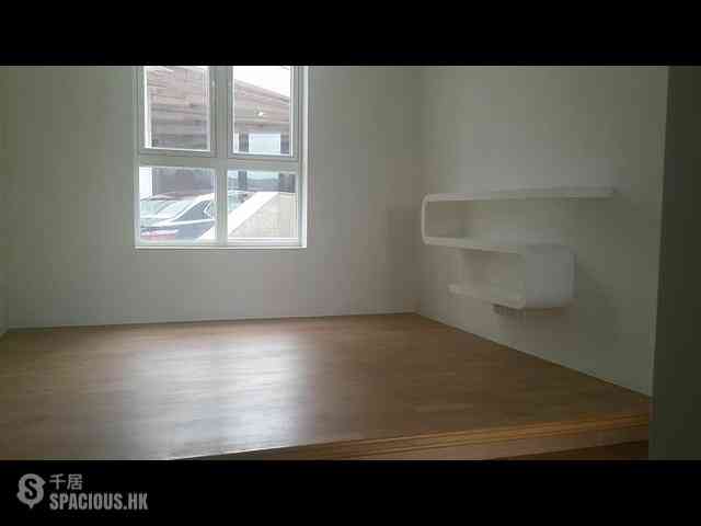 Chung Hom Kok - 33, Cape Road 03