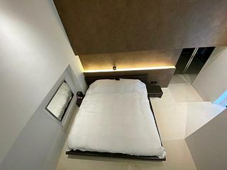 Chung Hom Kok - Cypresswaver Villas 02