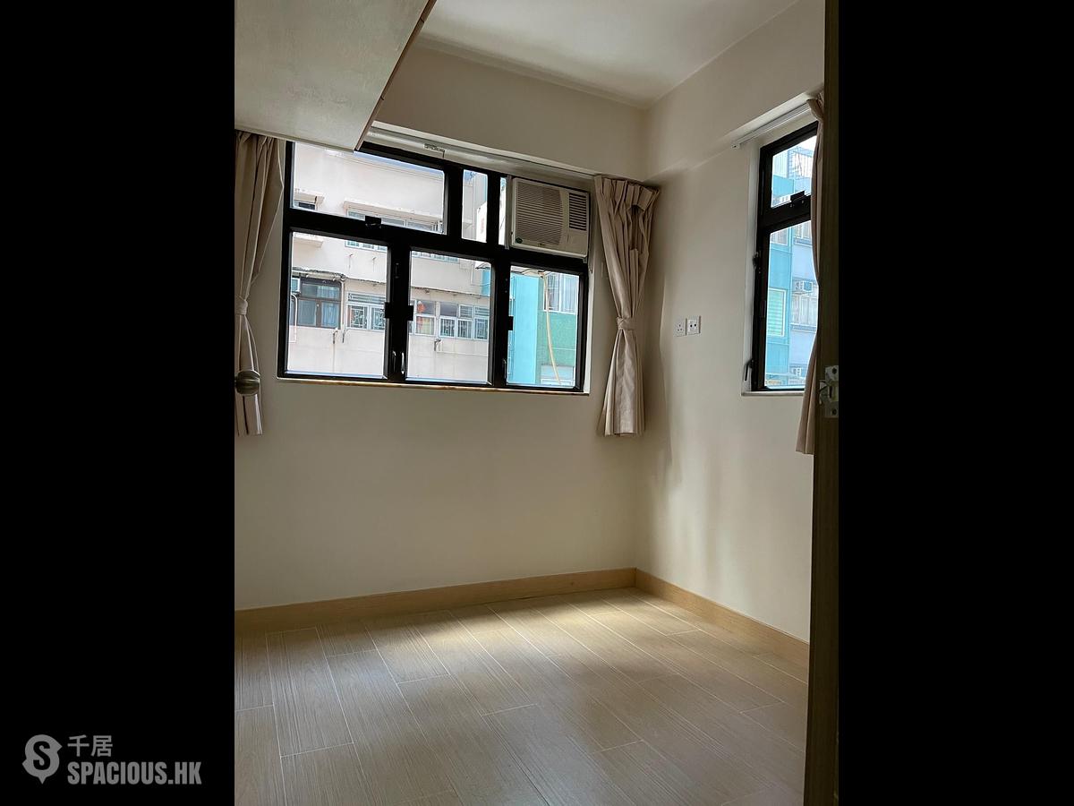 Kennedy Town - Luen Yau Apartments 01