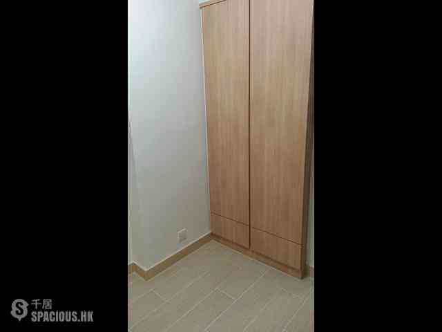 Kennedy Town - Luen Yau Apartments 05