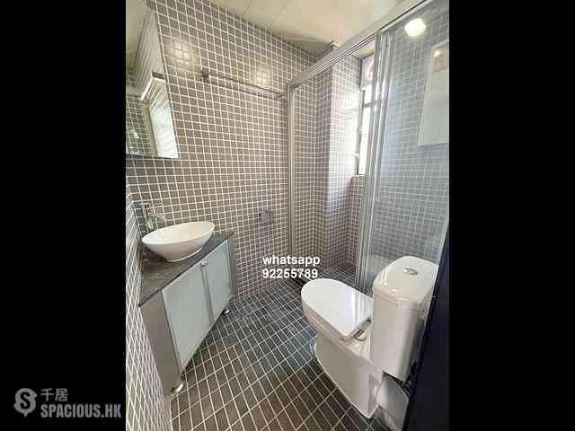 Sheung Wan - 76, Queen's Road West 07