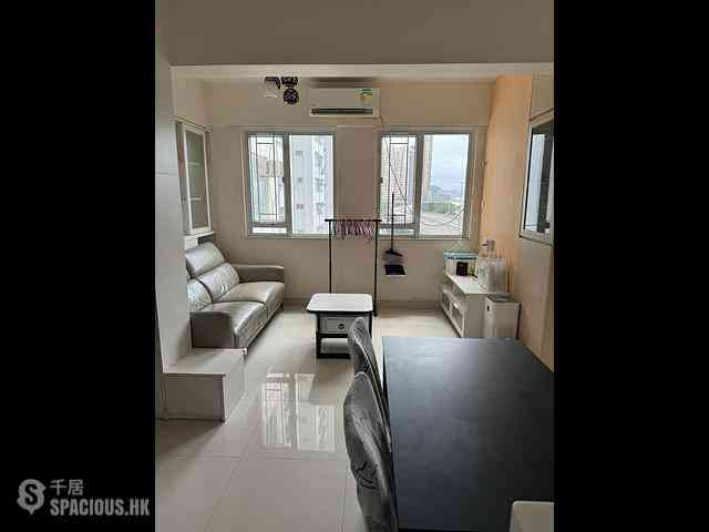 Sai Ying Pun - Fung Shing Building 01
