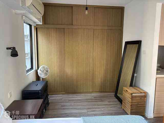 Sheung Wan - Curios Court 06
