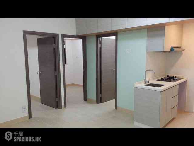 Kennedy Town - Luen Yau Apartments 01