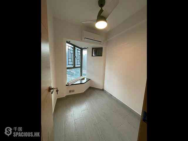 Tseung Kwan O - Tseung Kwan O Plaza Phase 2 Block 5 04