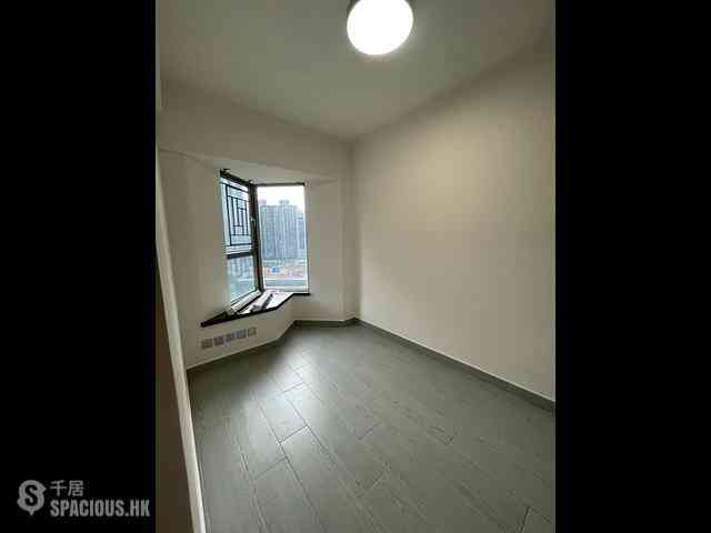 Tseung Kwan O - Tseung Kwan O Plaza Phase 2 Block 5 05