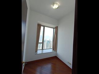 Tai Kok Tsui - The Hermitage Block 2 04
