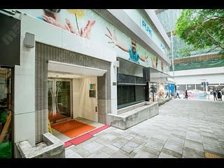 Wan Chai - Lok Moon Mansion 08