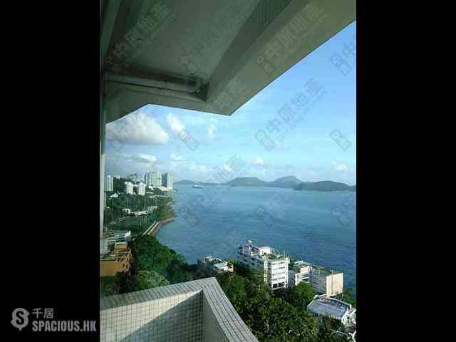 Pok Fu Lam - Villas Sorrento 01