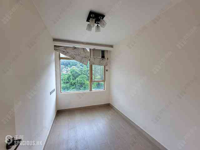 Tai Po - Classical Gardens Phase 2 Block 5 08