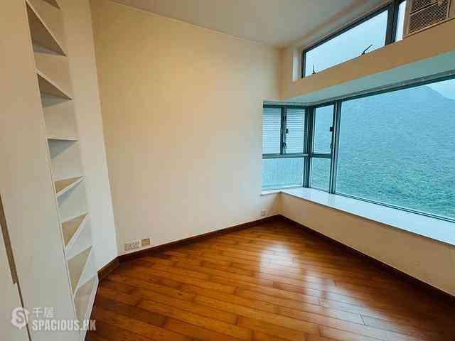 Tung Chung - Coastal Skyline Phase 1 Block 3 06