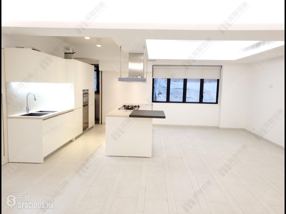 Wan Chai - Suncrest Tower 01