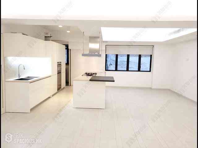 Wan Chai - Suncrest Tower 01