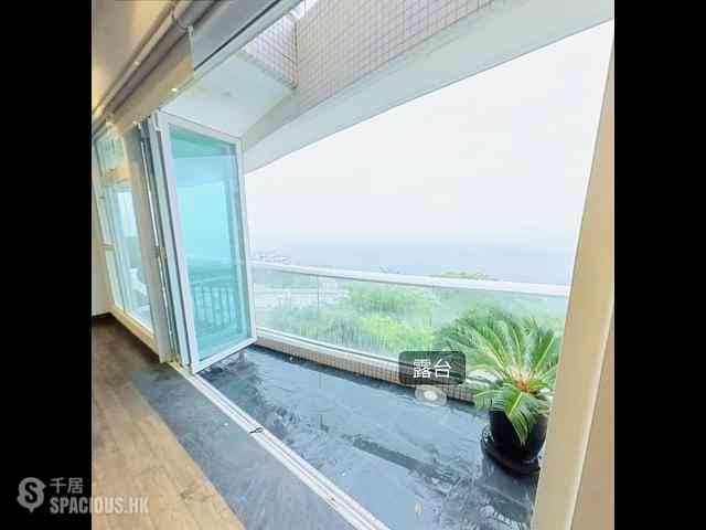 Pok Fu Lam - Villas Sorrento 02