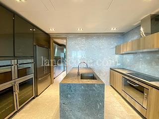 The Peak - 7-15 Mount Kellett Road 11
