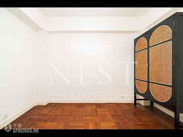 Mid Levels West - 66, Robinson Road 28