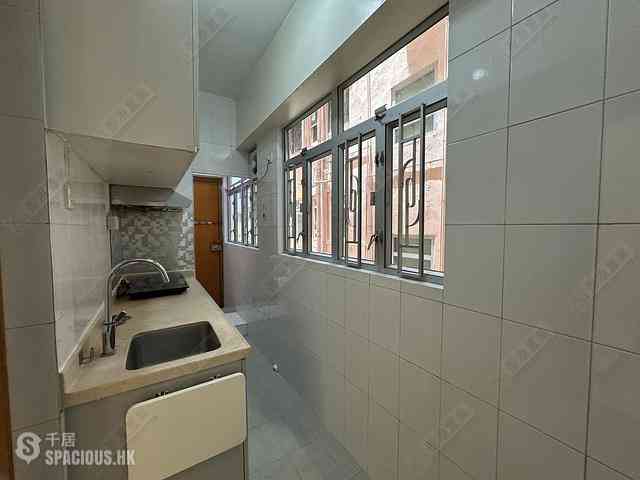 Causeway Bay - Shun Hing Building 05