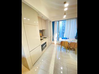 Sai Ying Pun - King's Hill 05