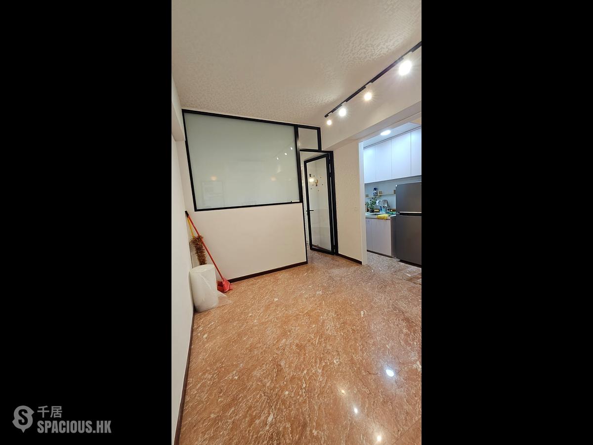Poho - 206, Hollywood Road 01