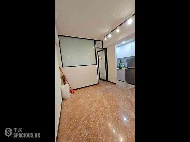 Poho - 206, Hollywood Road 01