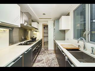 West Kowloon - The Cullinan (Tower 21 Zone 6 Aster Sky) 02