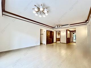 Mid Levels West - Realty Gardens 09