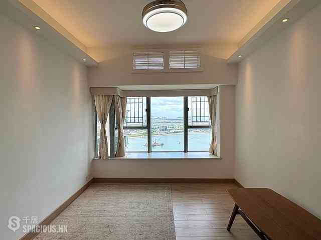 Tung Chung - Coastal Skyline Phase 1 Block 5 03