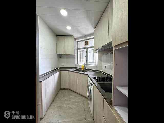 Tung Chung - Coastal Skyline Phase 1 Block 5 05