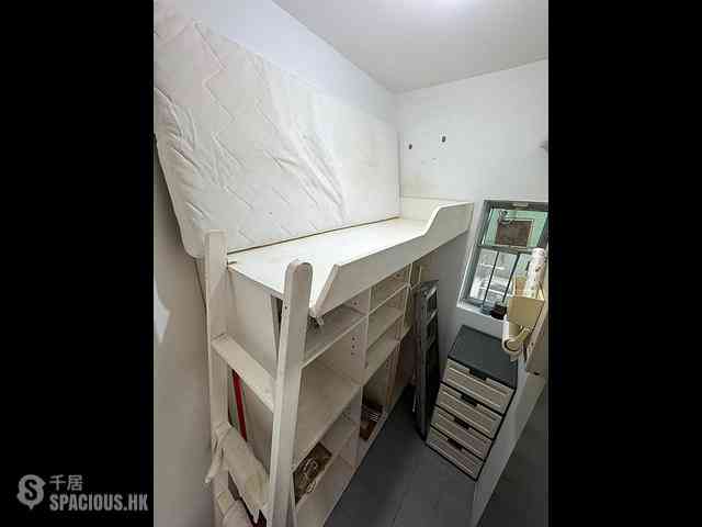 Tung Chung - Coastal Skyline Phase 1 Block 5 08