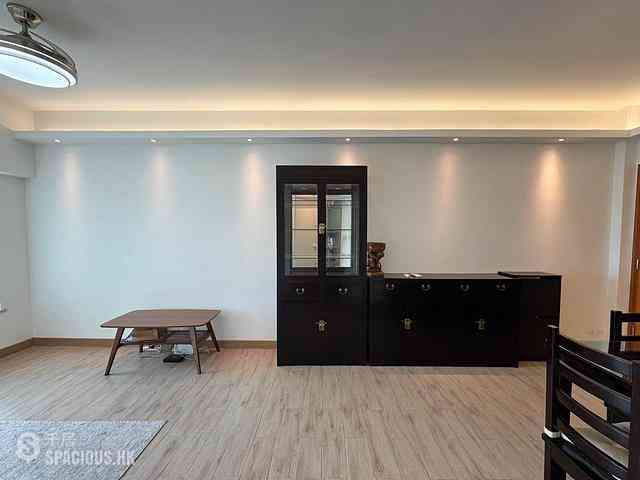Tung Chung - Coastal Skyline Phase 1 Block 5 09