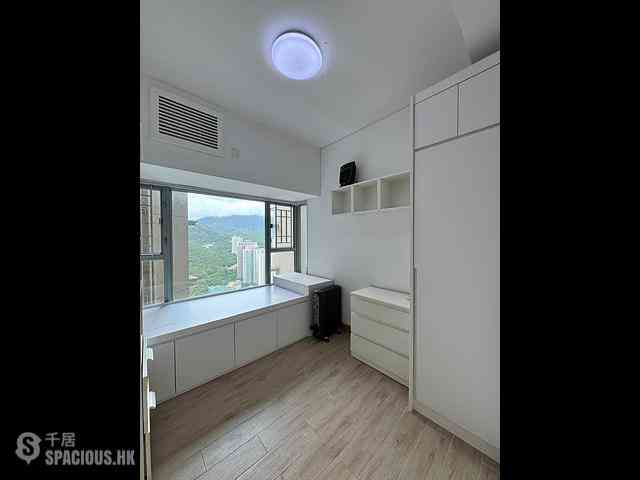 Tung Chung - Coastal Skyline Phase 1 Block 5 13