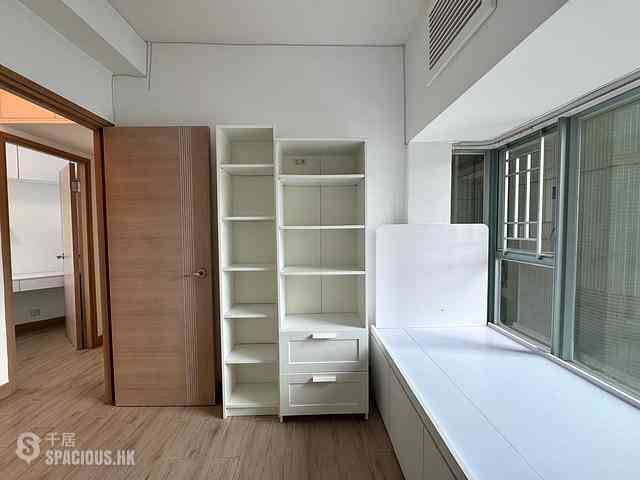Tung Chung - Coastal Skyline Phase 1 Block 5 14