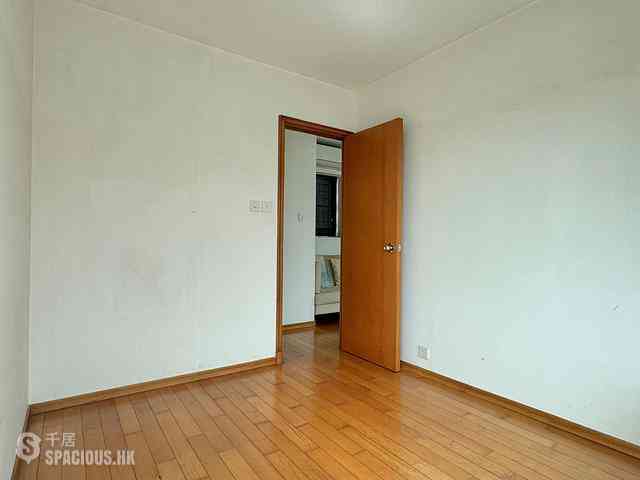 Tung Chung - Seaview Crescent Block 1 17