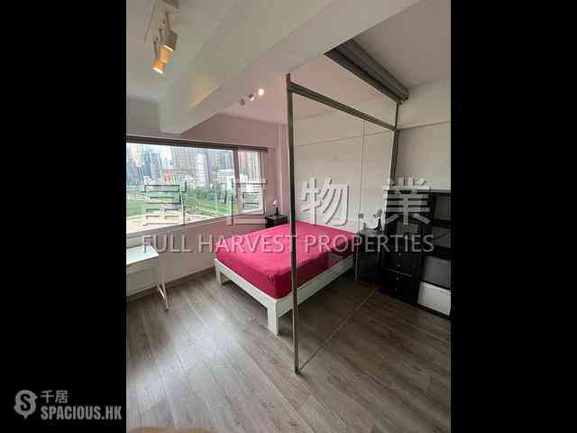 Happy Valley - Winner House 03