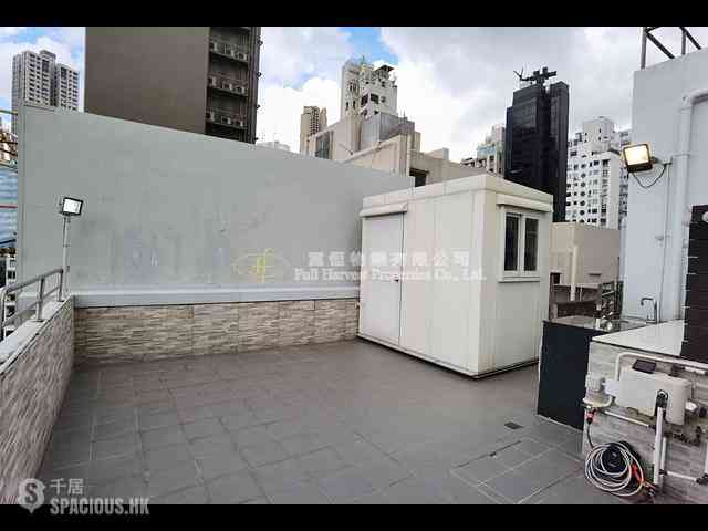 Happy Valley - Winner House 02