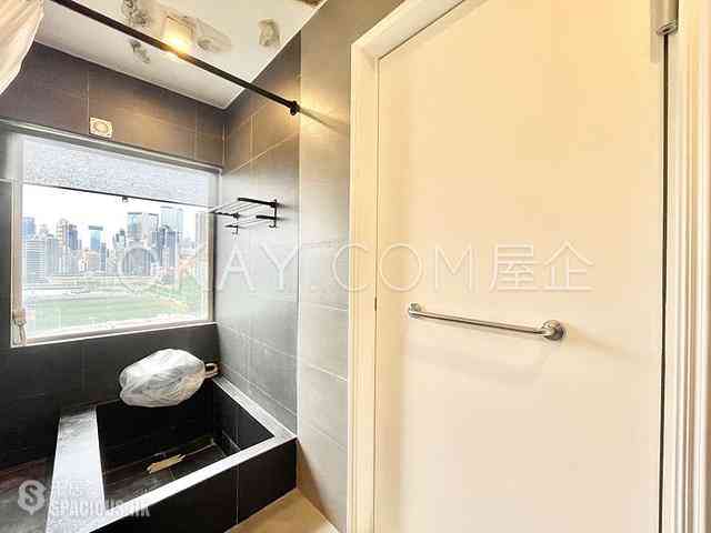 Happy Valley - Winner House 12