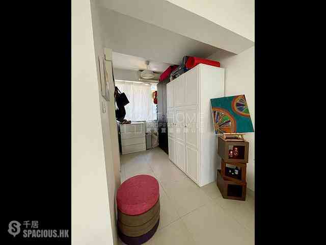Sheung Wan - 175, Queen's Road West 04