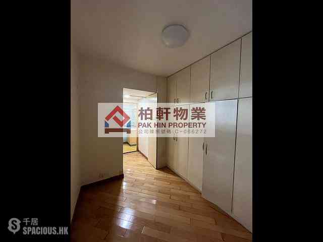 Quarry Bay - Lai King Mansion 07