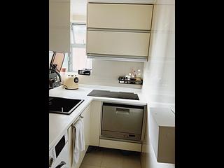 Sheung Wan - Queen's Terrace Block 1 04