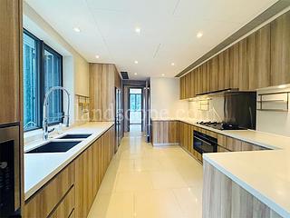 Mid Levels Central - Branksome Grande 07
