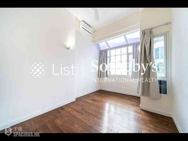 Pok Fu Lam - Albany Court 10