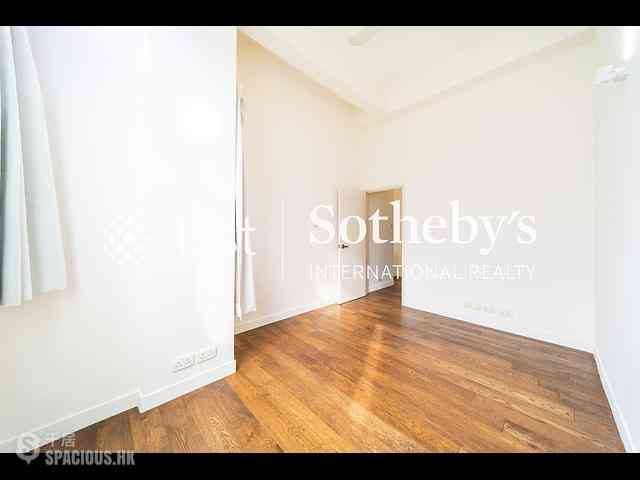 Pok Fu Lam - Albany Court 11