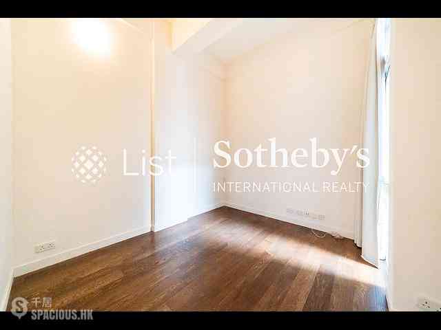 Pok Fu Lam - Albany Court 12