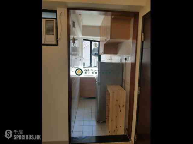 Sai Ying Pun - Fung King Court 04