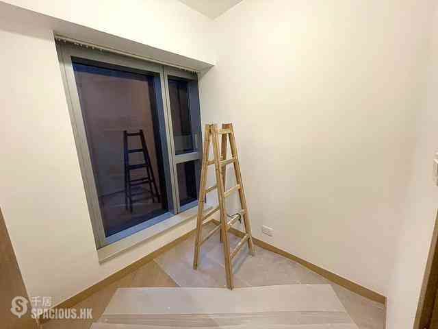 Tung Chung - Century Link Phase 1 Tower 5A 06