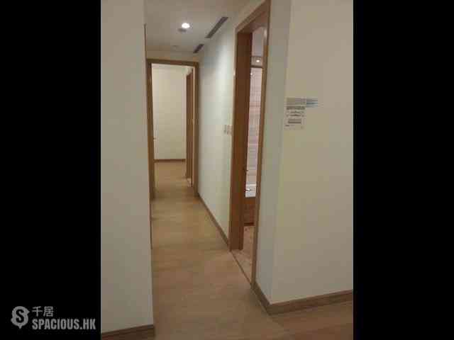 Tseung Kwan O - The Parkside Block 1 02