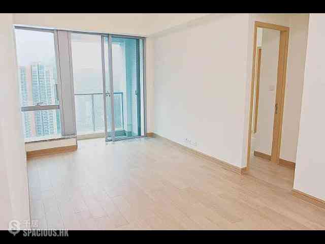 Tseung Kwan O - The Parkside Block 1 03