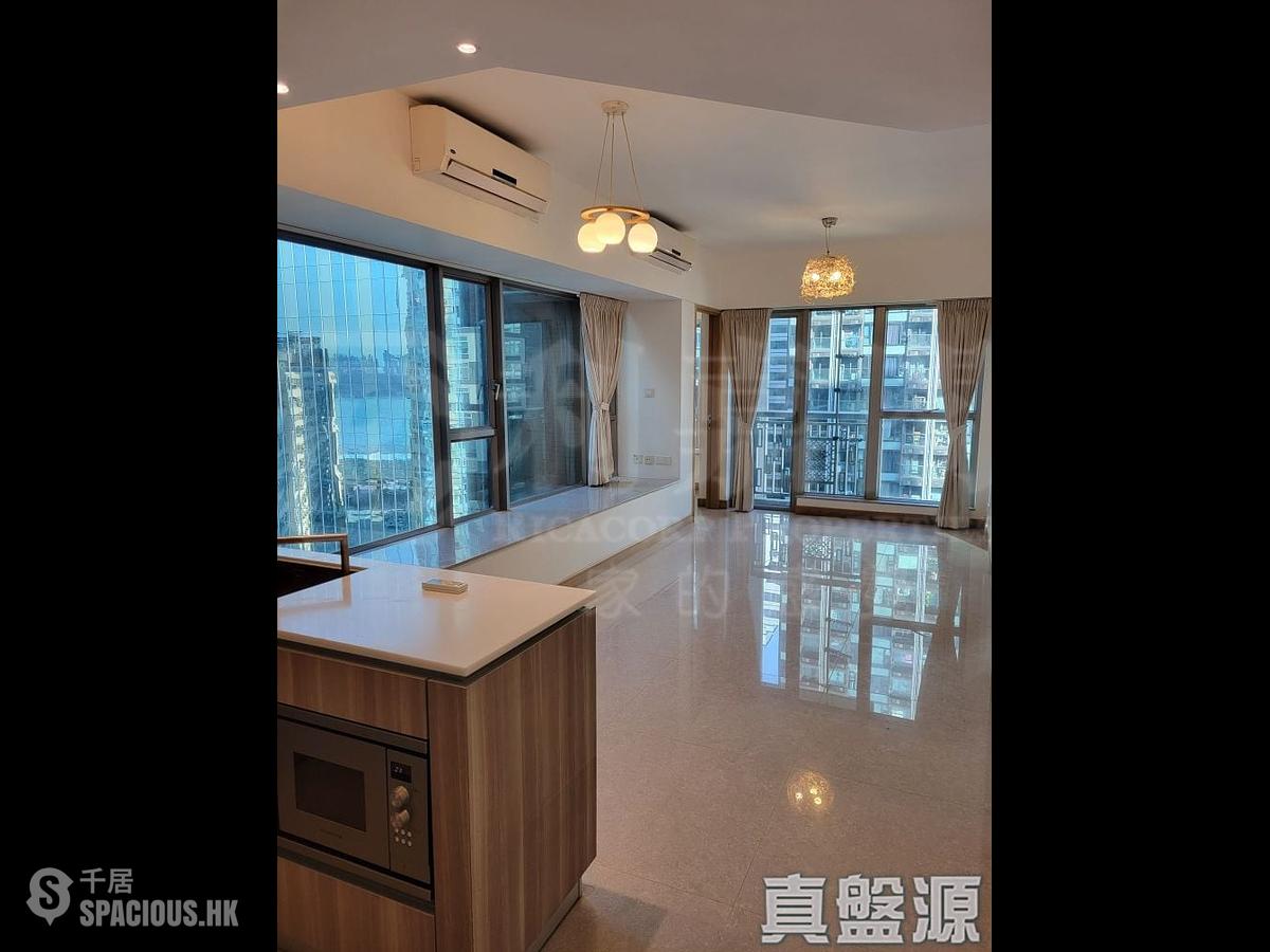 Causeway Bay - Diva 01