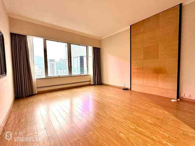 Wan Chai - Convention Plaza Apartments 01