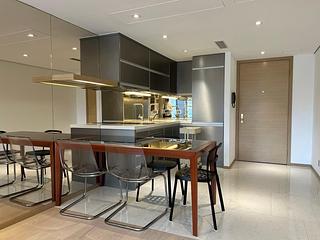 Wan Chai - Convention Plaza Apartments 06